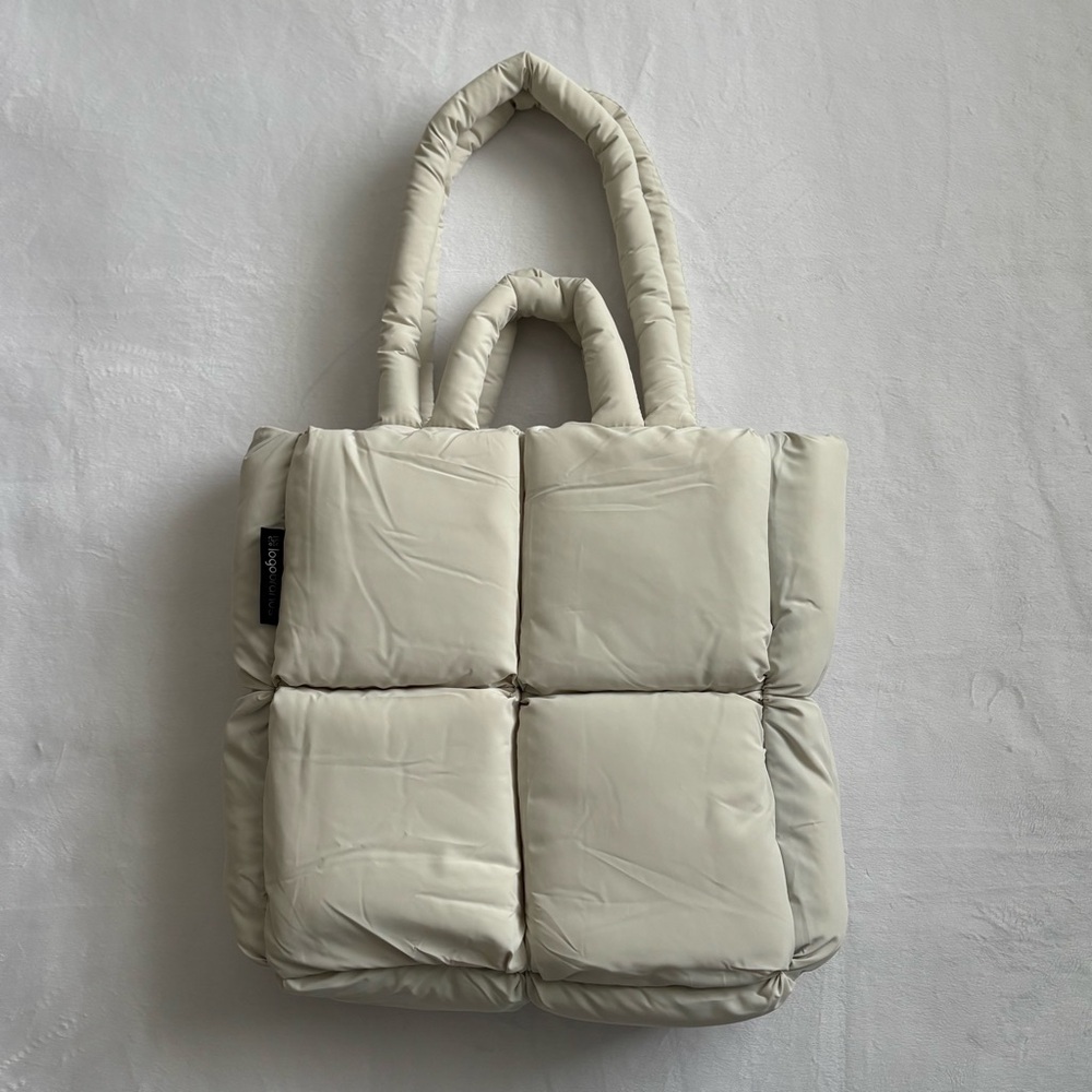 Logo Brands Indianapolis Motor Speedway Logo Cream Puffer Tote Bag Used Once - Picture 2 of 11